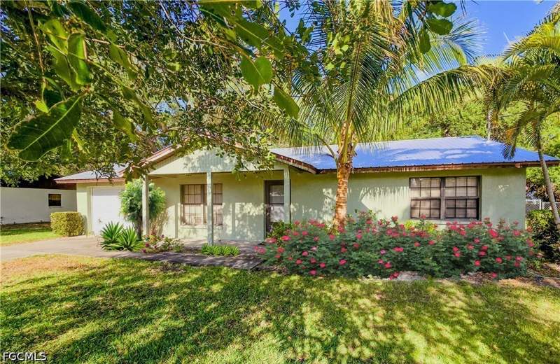 2 bedroom SingleFamilyResidence at 75 Hardee St, Labelle, Labelle — photo 2