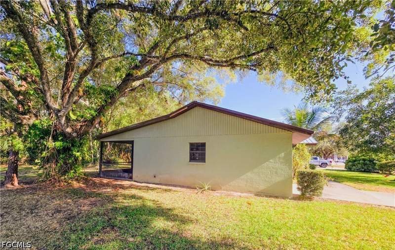 2 bedroom SingleFamilyResidence at 75 Hardee St, Labelle, Labelle — photo 3