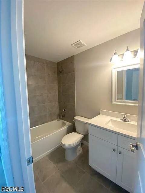 2930 Diplomat Pkwy W, Cape Coral FL - photo 10 of 31