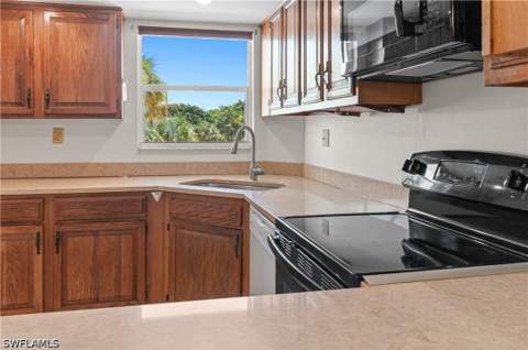 21 High Point Cir E 305, Naples FL - photo 12 of 49