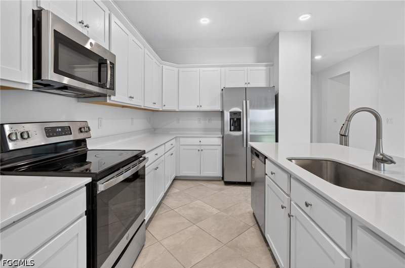 3 bedroom SingleFamilyResidence at 9156 Leatherwood Loop, Ibis Landing, Lehigh Acres — photo 4