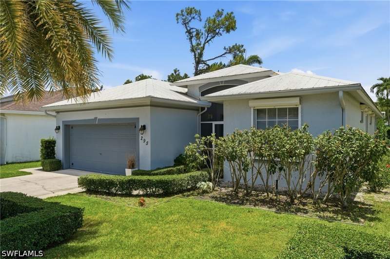 2 bedroom SingleFamilyResidence at 295 Stanhope Cir, Maplewood, Naples — photo 2
