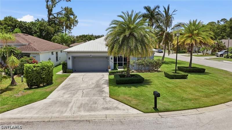 2 bedroom SingleFamilyResidence at 295 Stanhope Cir, Maplewood, Naples — photo 4