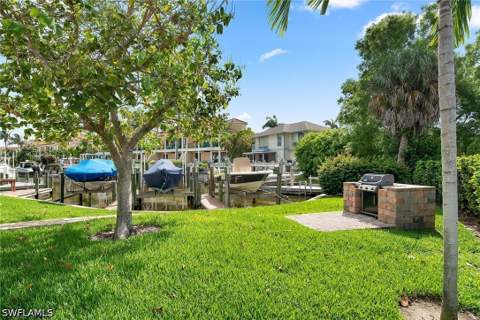 1435 Blue Point Ave 1435, Naples FL - photo 16 of 33
