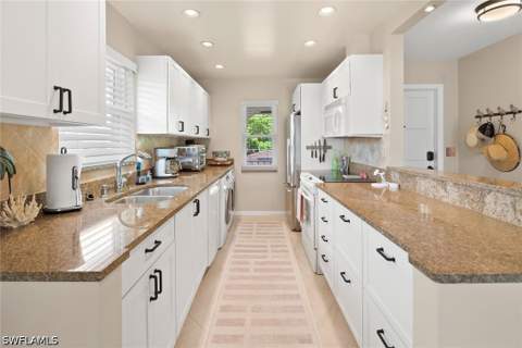 1435 Blue Point Ave 1435, Naples FL - photo 18 of 33
