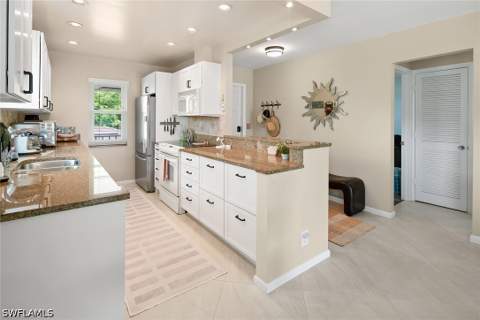 1435 Blue Point Ave 1435, Naples FL - photo 20 of 33