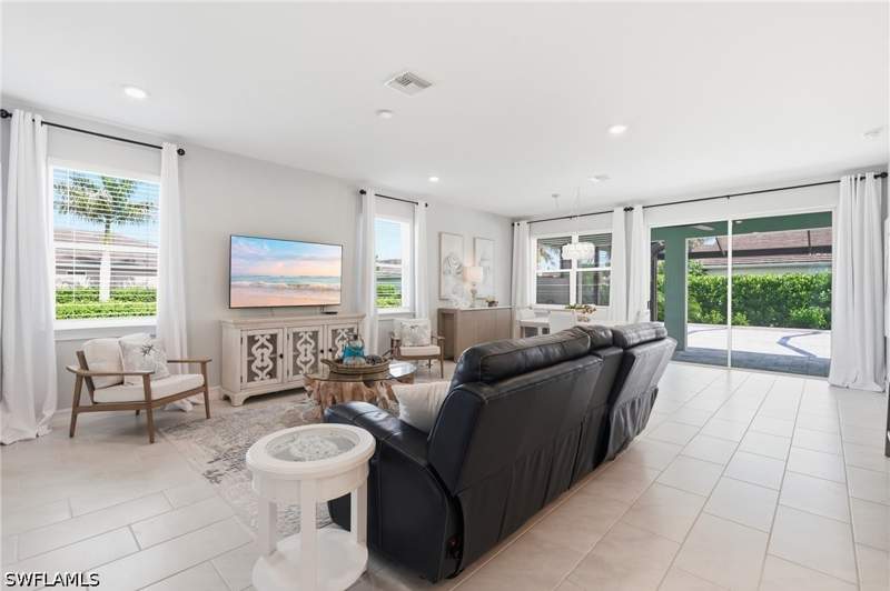 3 bedroom SingleFamilyResidence at 28056 Seasons Tide Ave, Seasons At Bonita, Bonita Springs — photo 2
