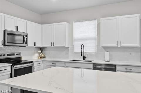 9214 Bexley Dr, Fort Myers FL - photo 9 of 49