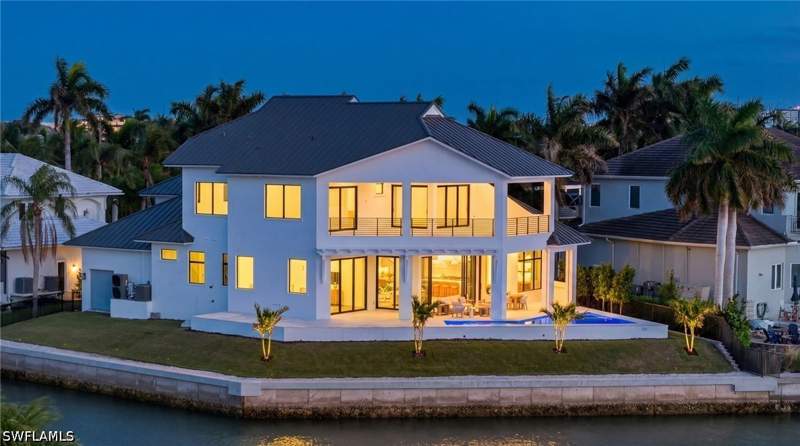 5 bedroom SingleFamilyResidence at 720 Hull Ct, Marco Island, Marco Island — photo 2