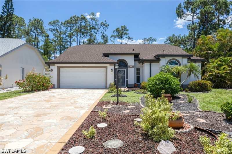 3 bedroom SingleFamilyResidence at 2232 Piccadilly Ct, Crown Pointe East, Naples — photo 1