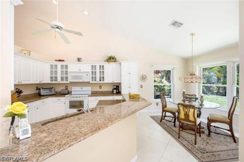 2232 Piccadilly Ct, Naples FL - photo 12 of 39