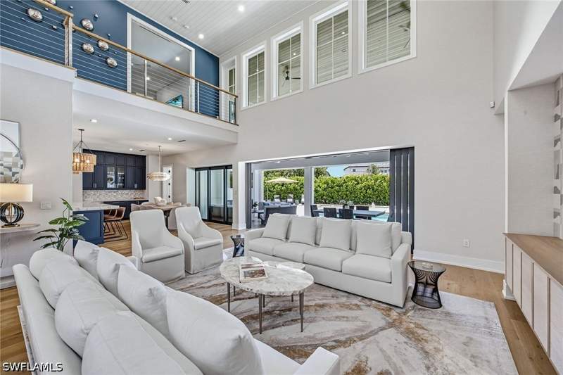 5 bedroom SingleFamilyResidence at 692 Banyan Blvd, Coquina Sands, Naples — photo 3