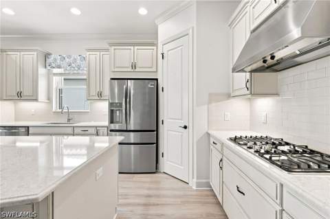 8386 Viale CIR, Naples FL - photo 15 of 38