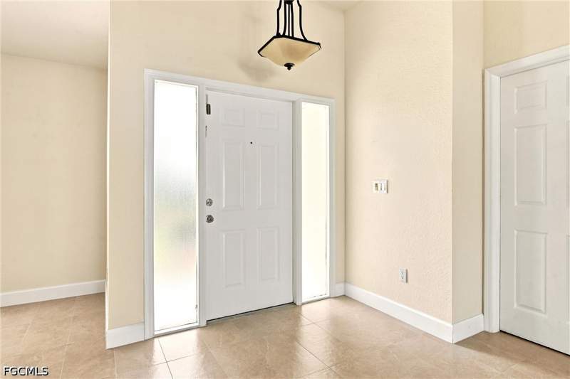 4 bedroom SingleFamilyResidence at 1508 SE 5th Ct, Cape Coral, Cape Coral — photo 3