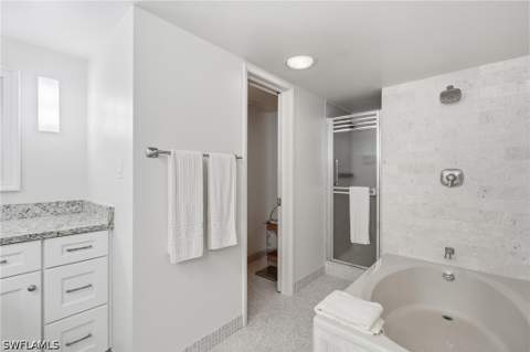 3951 Gulf Shore Blvd N 700, Naples FL - photo 18 of 33