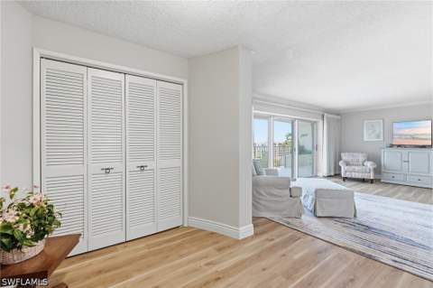 3951 Gulf Shore Blvd N 700, Naples FL - photo 7 of 33
