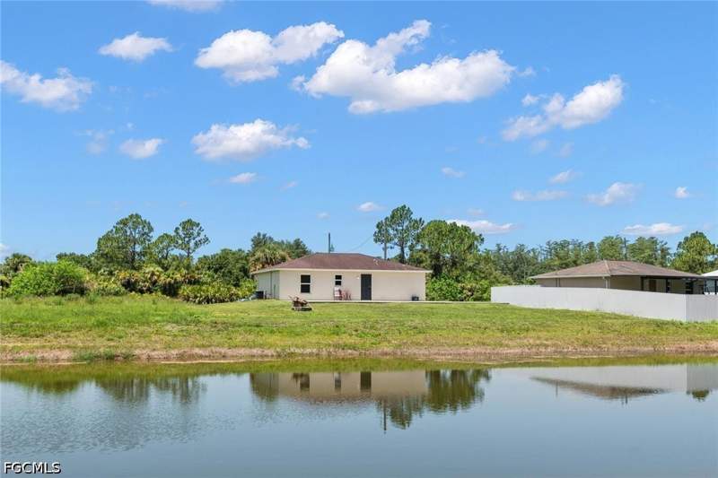 3 bedroom SingleFamilyResidence at 8008 Spice Ct, Port Labelle, Labelle — photo 4