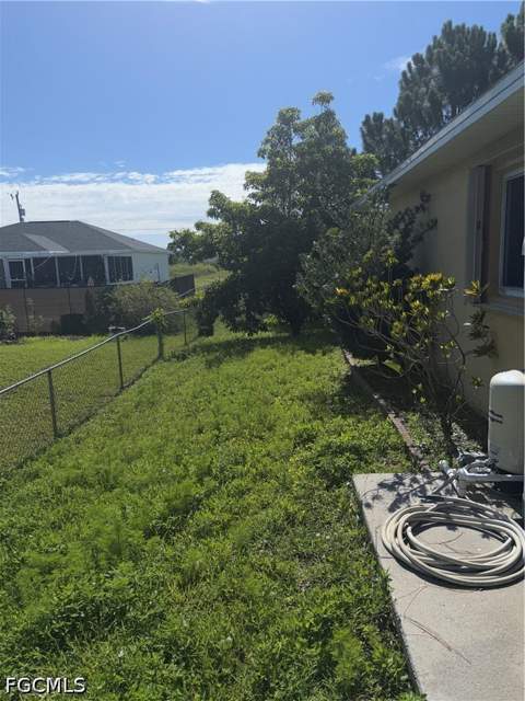 355 Paisley Ave, Lehigh Acres FL - photo 6 of 43