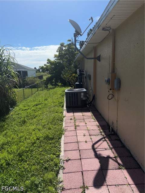 355 Paisley Ave, Lehigh Acres FL - photo 8 of 43