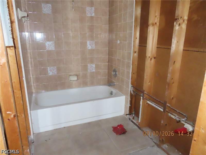 2 bedroom Townhouse at 6012 Timberwood Cir 212, Timberwood Village, Fort Myers — photo 5
