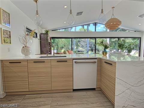 1031 Diana Ave, Naples FL - photo 13 of 29