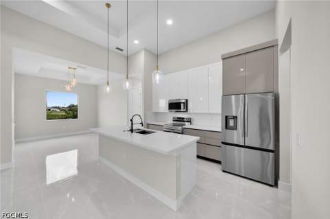 216 NE 25th Ter, Cape Coral FL - photo 11 of 45