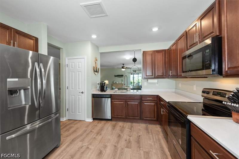 3 bedroom SingleFamilyResidence at 2805 NW 4th Ter, Cape Coral, Cape Coral — photo 5