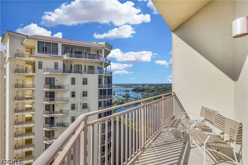 3 bedroom Condominium at 14300 Riva Del Lago Dr 2001, Riva Del Lago, Fort Myers — photo 5