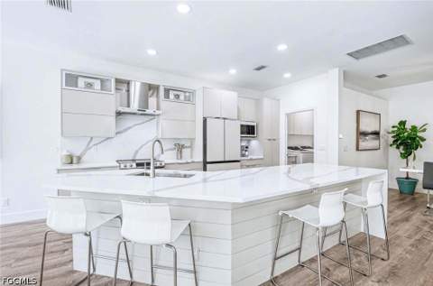 8324 Laurel Lakes Blvd, Naples FL - photo 10 of 21