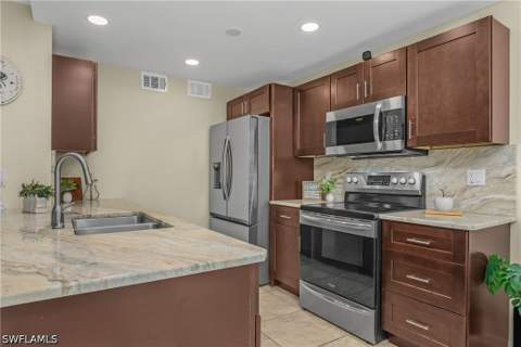 4112 SE 19th Pl 104, Cape Coral FL - photo 8 of 25