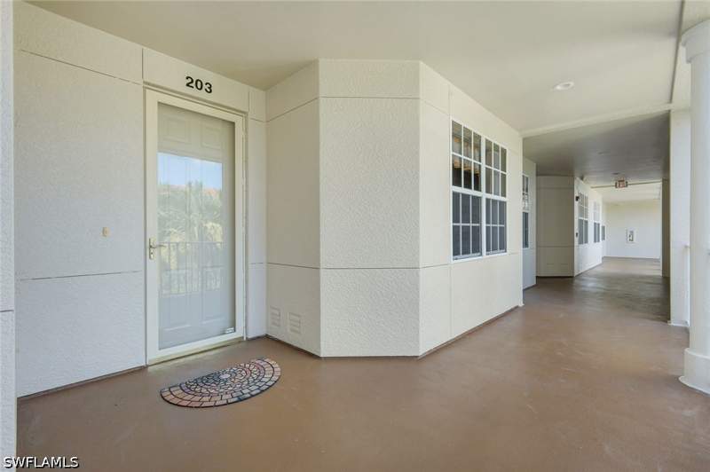 2 bedroom Condominium at 4864 Hampshire Ct 203, Lake Barrington, Naples — photo 2