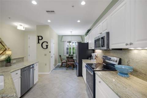4864 Hampshire Ct 203, Naples FL - photo 7 of 38