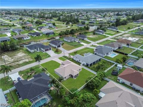 2007 NW 21st St, Cape Coral FL - photo 6 of 37
