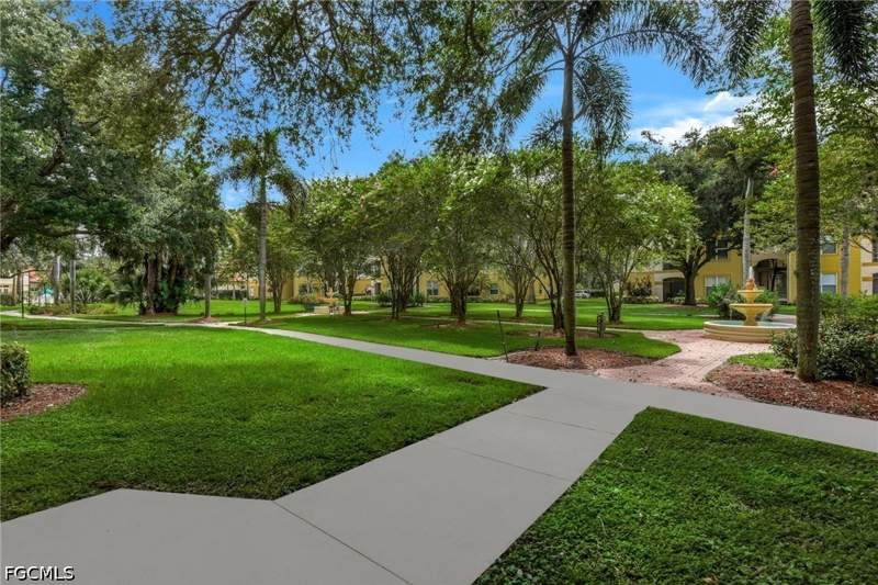1 bedroom Condominium at 11521 Villa Grand 913, Royal Greens, Fort Myers — photo 2