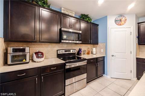 10795 Marlberry Way, North Fort Myers FL - photo 7 of 32
