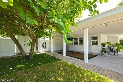 1216 10th St N, Naples FL - photo 8 of 42