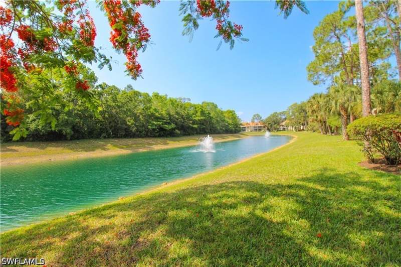 2 bedroom Condominium at 225 Robin Hood Cir 203, Sherwood, Naples — photo 4