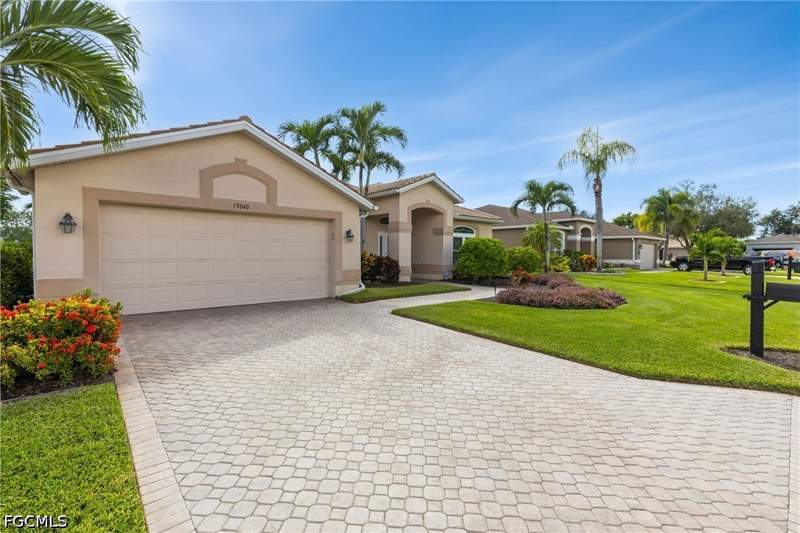 3 bedroom SingleFamilyResidence at 15040 Balmoral Loop, Colonial Pointe, Fort Myers — photo 3