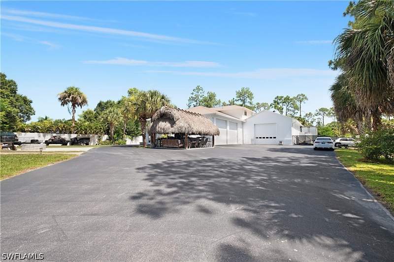 3 bedroom SingleFamilyResidence at 6761 Golden Gate Pkwy, Golden Gate Estates, Naples — photo 3