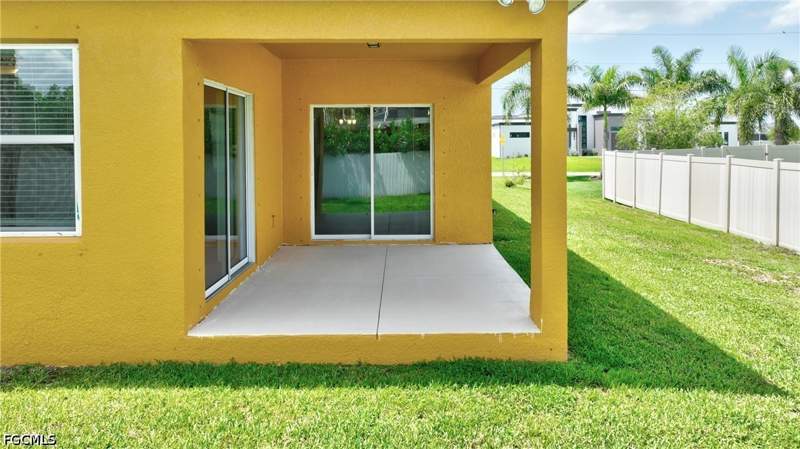3 bedroom SingleFamilyResidence at 1913 SW 26th Ter, Cape Coral, Cape Coral — photo 4