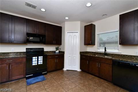 1913 SW 26th Ter, Cape Coral FL - photo 8 of 28