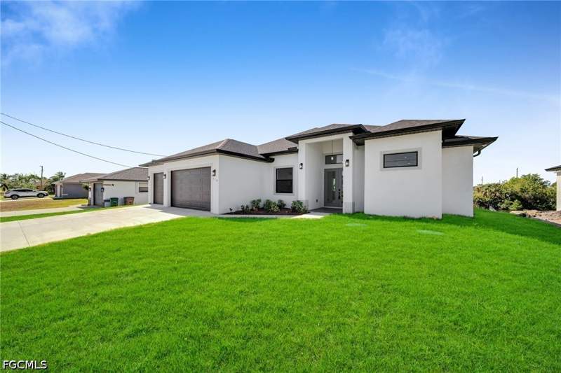 4 bedroom SingleFamilyResidence at 318 NW 9th St, Cape Coral, Cape Coral — photo 4