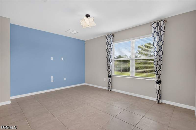 4 bedroom SingleFamilyResidence at 2547 Village Of Entrada St, Entrada, Cape Coral — photo 3