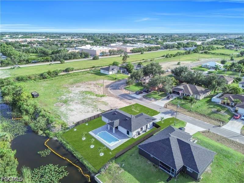 3 bedroom SingleFamilyResidence at 1111 NE 19th Ave, Cape Coral, Cape Coral — photo 2