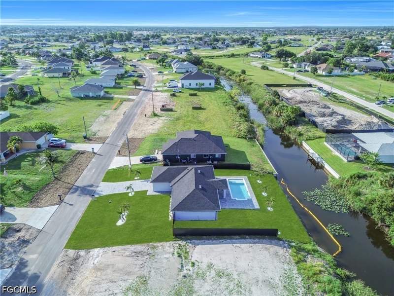 3 bedroom SingleFamilyResidence at 1111 NE 19th Ave, Cape Coral, Cape Coral — photo 4