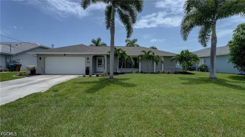 4 bedroom SingleFamilyResidence at 237 SE 20th Ct, Cape Coral, Cape Coral — photo 1