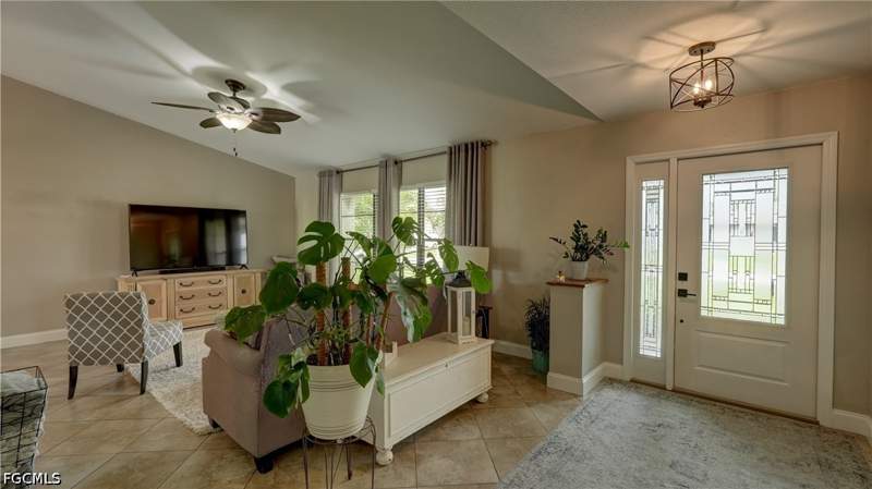 4 bedroom SingleFamilyResidence at 237 SE 20th Ct, Cape Coral, Cape Coral — photo 5