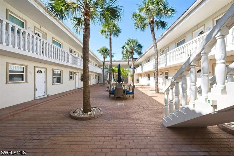 1 bedroom Condominium at 980 7th Ave S 204, Castleton Gardens, Naples — photo 3