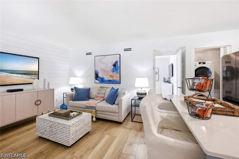 1 bedroom Condominium at 980 7th Ave S 204, Castleton Gardens, Naples — photo 5