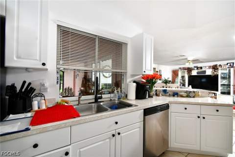 712 Fargo Dr, Fort Myers FL - photo 18 of 46